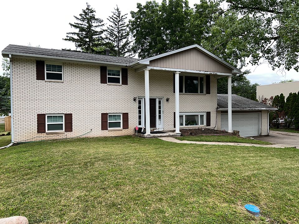 1st image of 7023 N Knoxville Ave
