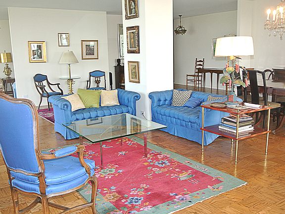 3rd image of 27010 Grand Central Pkwy APT 17V