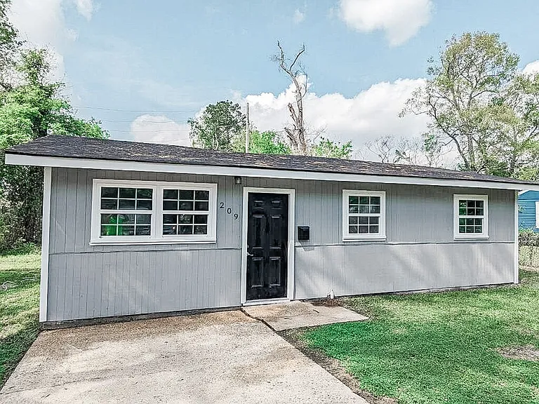 209 Dixie Dr — Photo 7