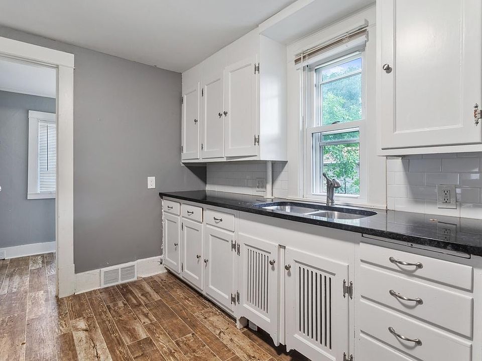 1st image of 3130 52nd St E