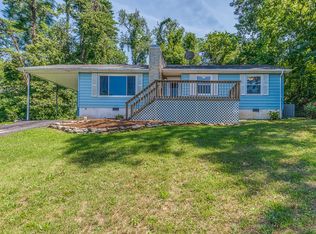 1302 Woodberry Dr, Knoxville, TN 37912