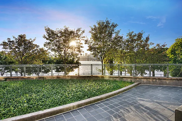 Rented by Sotheby's International Realty | media 10