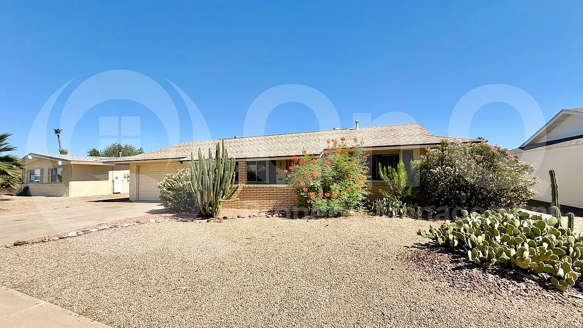 2 bed, 1.0 bath, 972 sqft, $1,499 — Photo 2