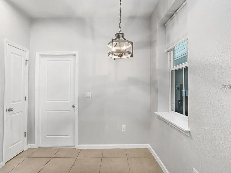 10976 Verawood Dr — Photo 7