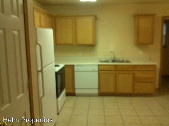 4th image of 203 W Adams St