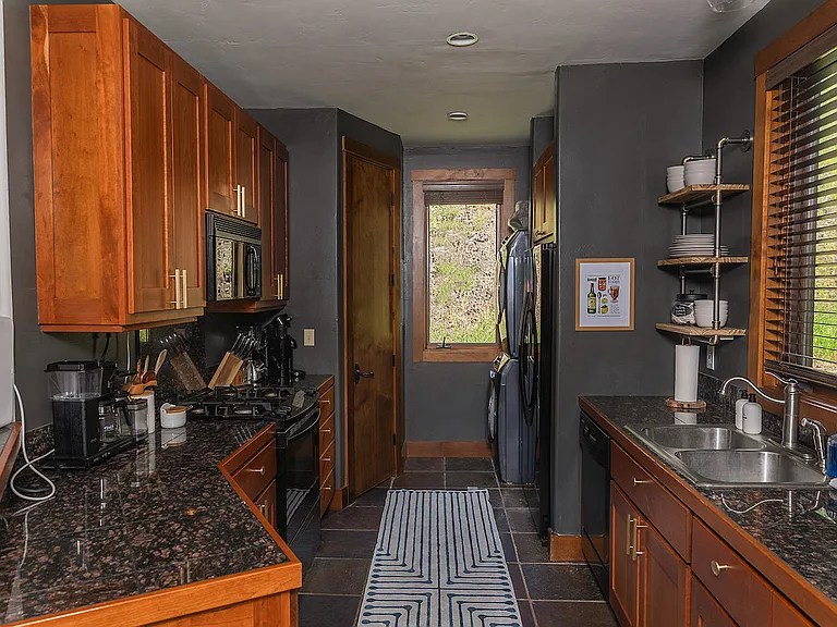 401 Adams Ranch Rd #B — Photo 6