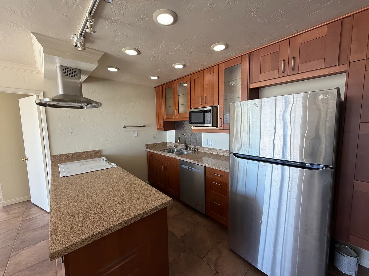 Kitchen - 2999 Mission Blvd #203