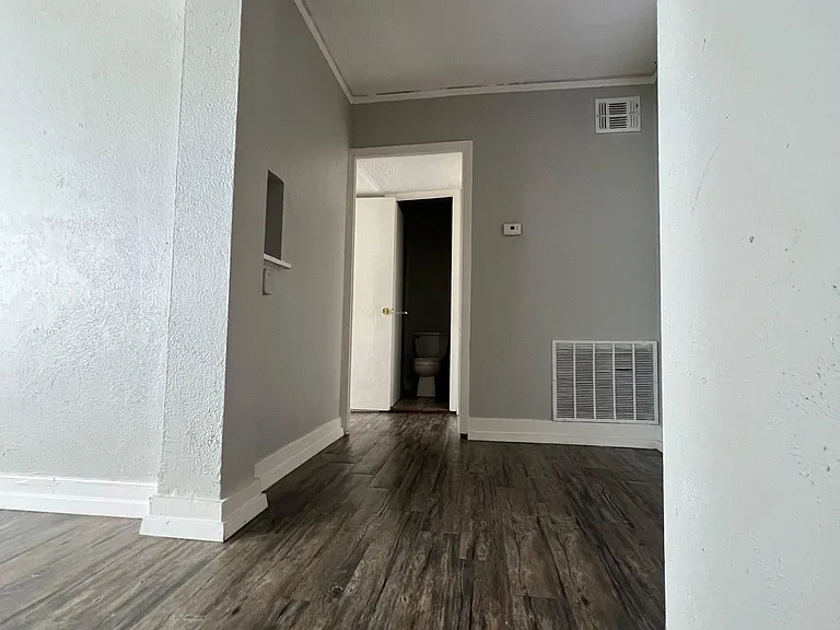 1513 Ocean Dr #6 — Photo 2