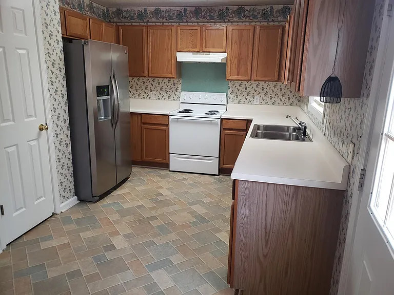 1840 Dobbs Creek Ct — Photo 2