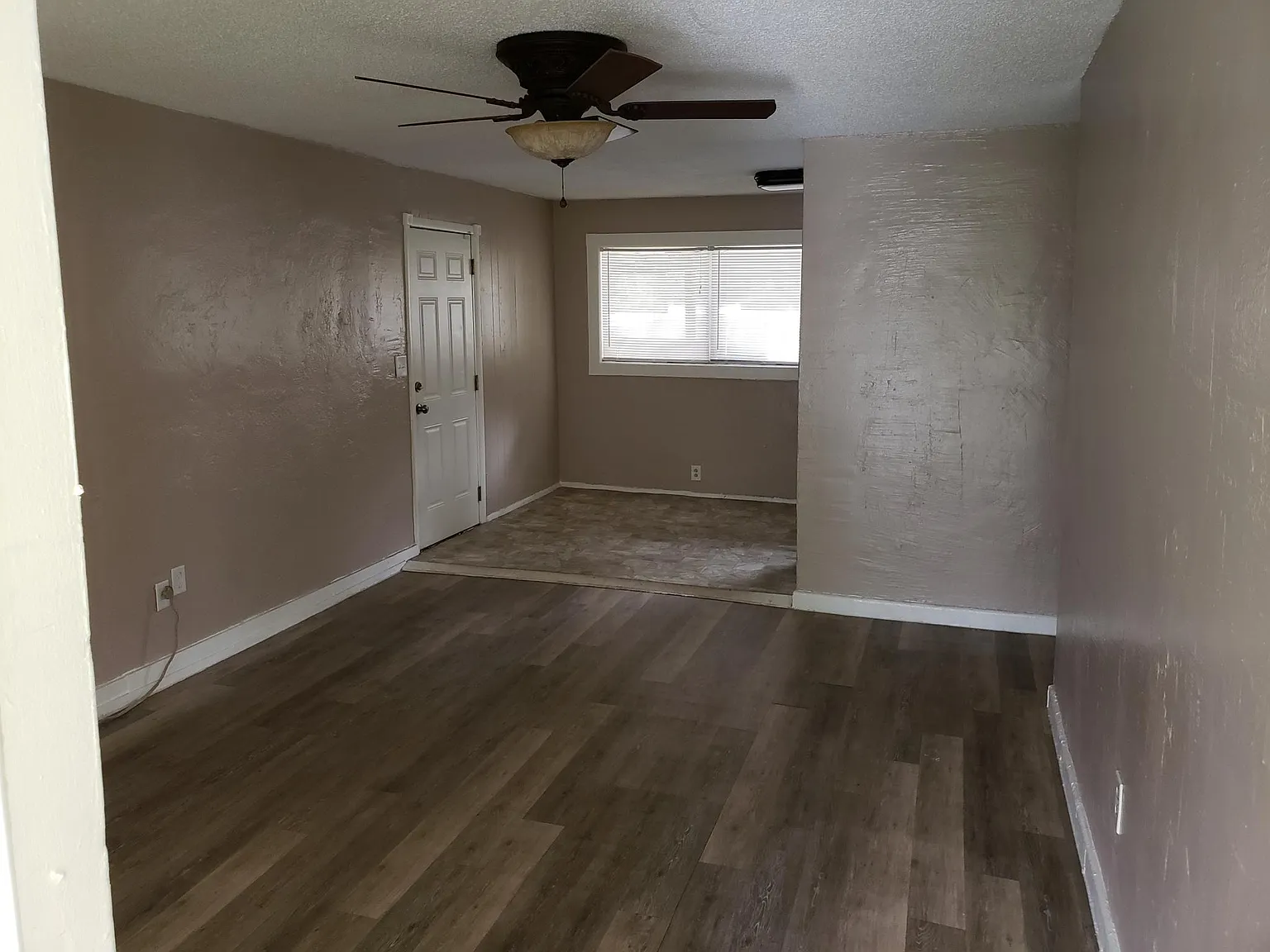 139 S Pine Hills Rd — Photo 3