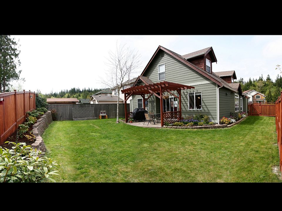2nd image of 789 Mahonia Dr