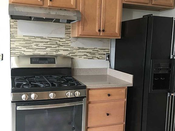 4th image of 14 Lake Park St