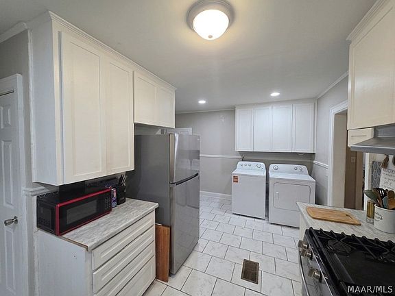 5th image of 2722 Geneva St