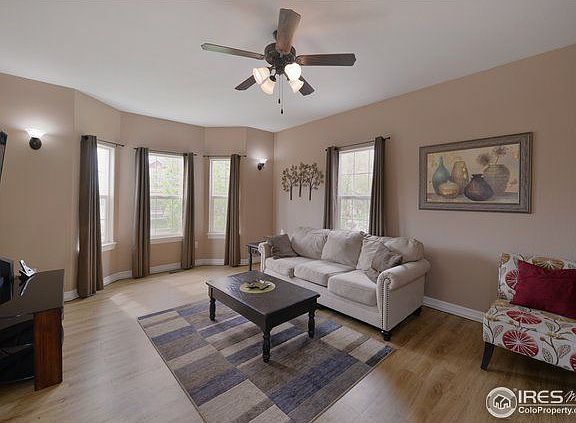 4th image of 1118 Crescent Dr
