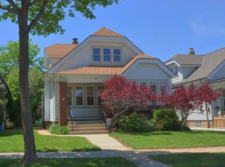 3267 S 12th St, Milwaukee, WI 53215