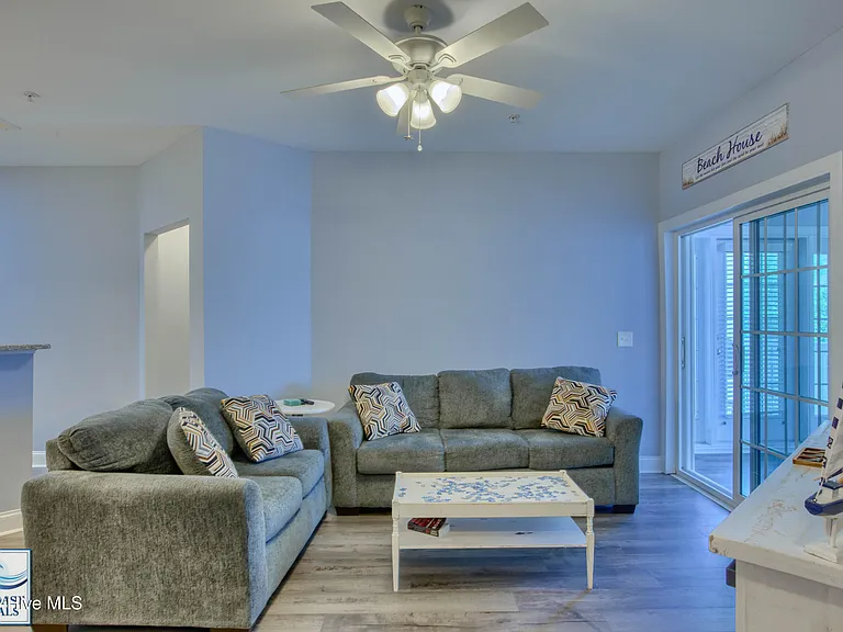 300 Gateway Dr #320 — Photo 6