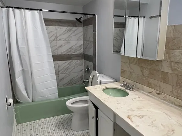 414 W Stevens Dr APT 104, Addison, IL 60101