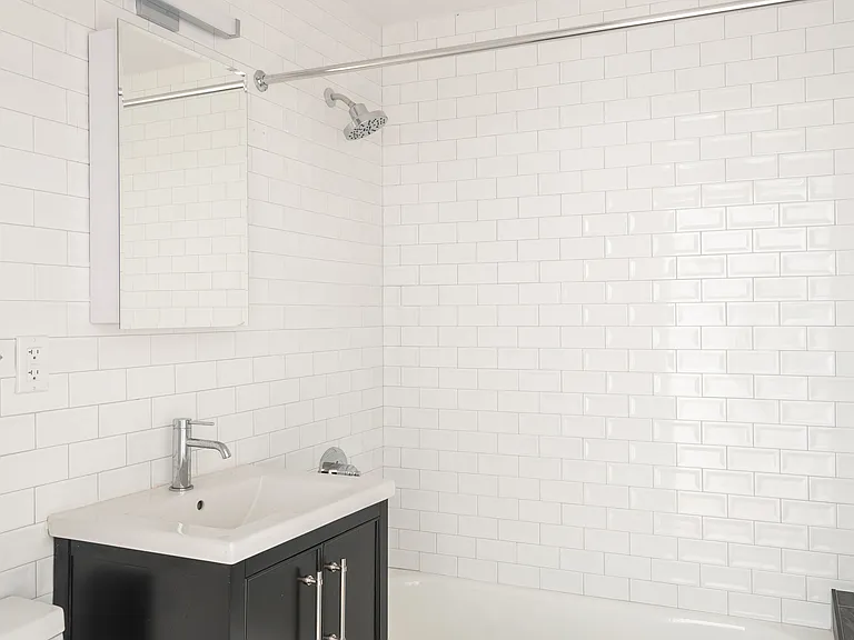 304 Leonard St #2F — Photo 4