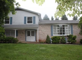 453 Summit Dr, Red Lion, PA 17356