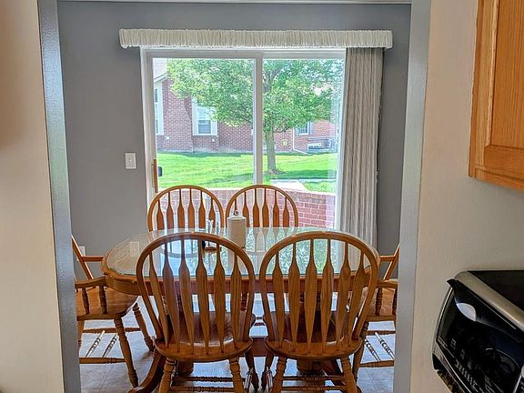 4th image of 30592 Lynn Ct