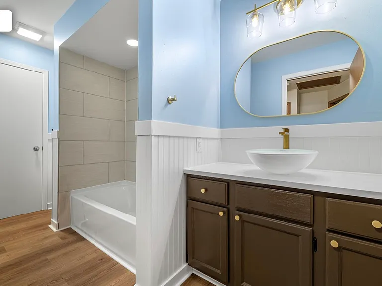 7200 Ashwood Ln — Photo 5
