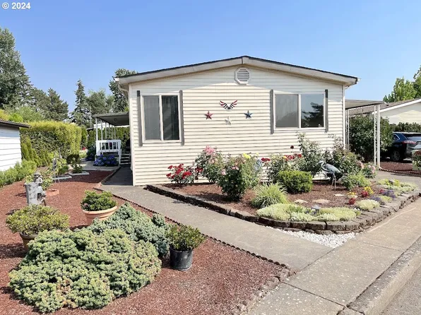 1199 N Terry St Space 272, Eugene, OR 97402