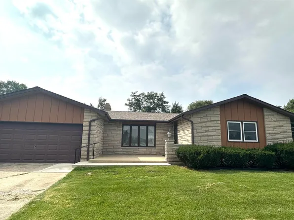 4215 Jamestown Dr, Logansport, IN 46947