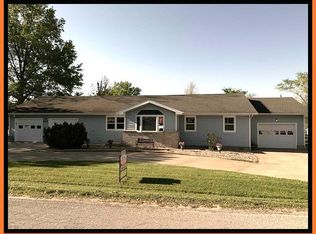 420 W Sanders St, La Plata, MO 63549