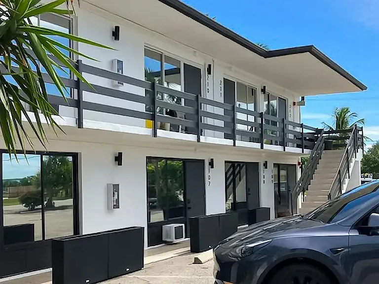 360 Capri Blvd — Photo 1