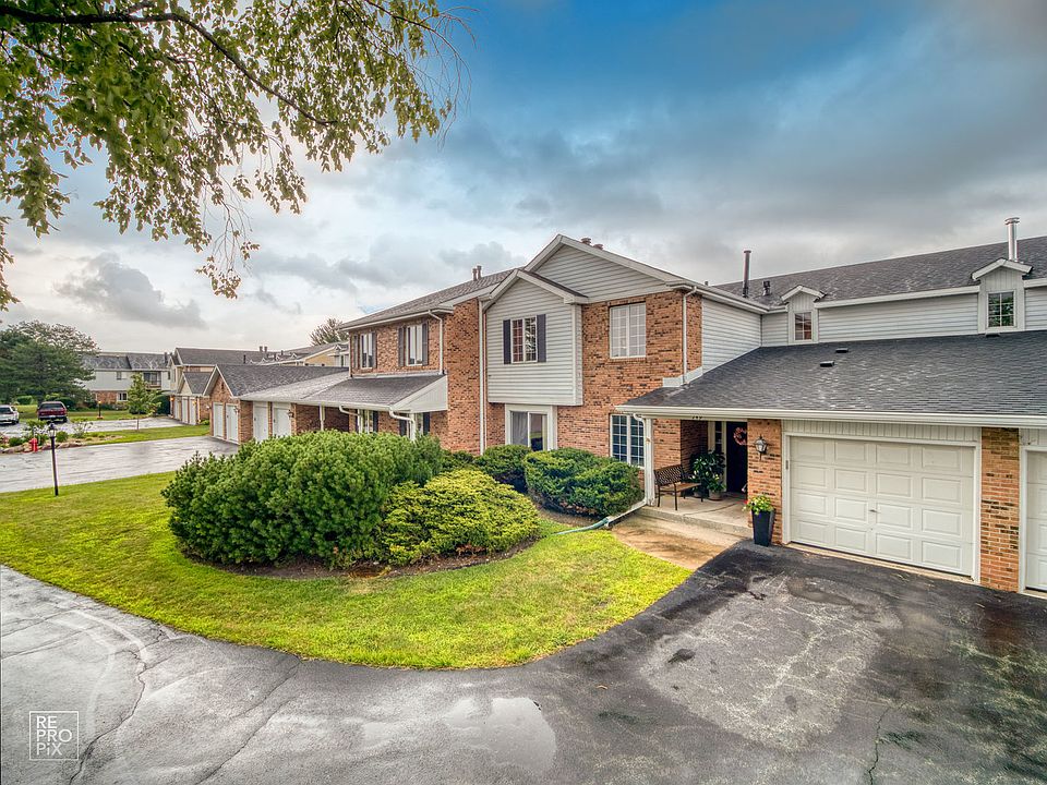 1st image of 749 Birchwood Ct #16-C