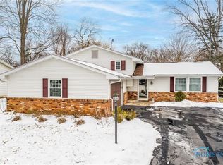 5504 Radcliffe Rd, Sylvania, OH 43560