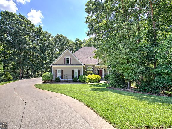 2nd image of 302 Waterfall Ct