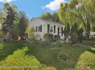 904 Pacific Ave, Lansing, MI 48910