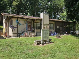 61 Grey House Rd, Sunrise Beach, MO 65079
