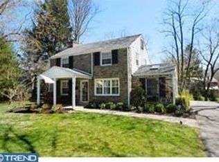 16 Meadowood Rd, Bryn Mawr, PA 19010