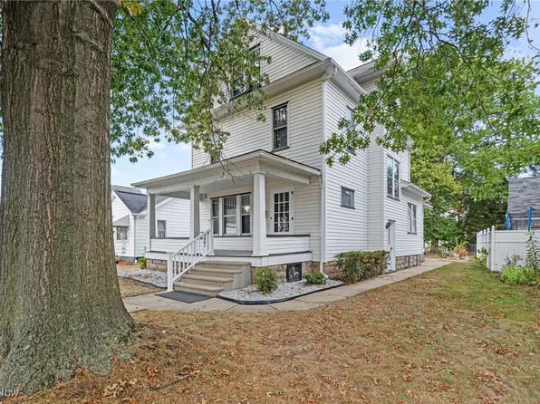 227 E Slingluff Ave, Dover, OH 44622