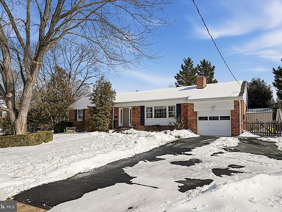 3rd image of 1201 Allendale Rd