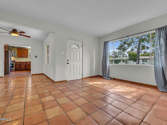 5th image of 528 W SAN JUAN Avenue