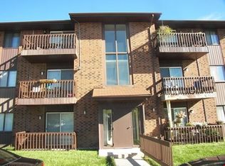 6412 Nature Dr APT 301, Oak Forest, IL 60452