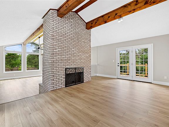 3rd image of 10210 Blackberry Ln