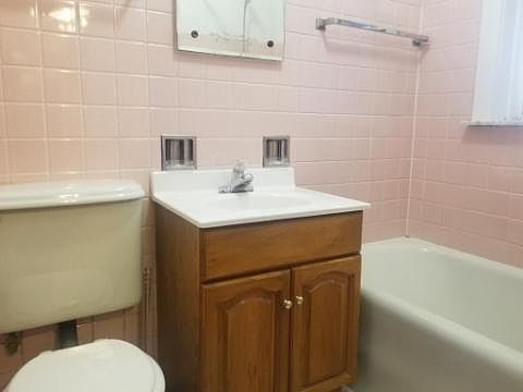 4th image of 3048 N Lockwood Ave #1