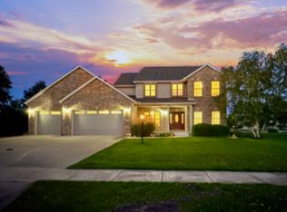 1210 Alydar Dr, Mahomet, IL 61853