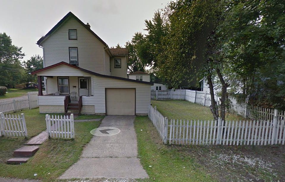 2nd image of 1532 14th St SE
