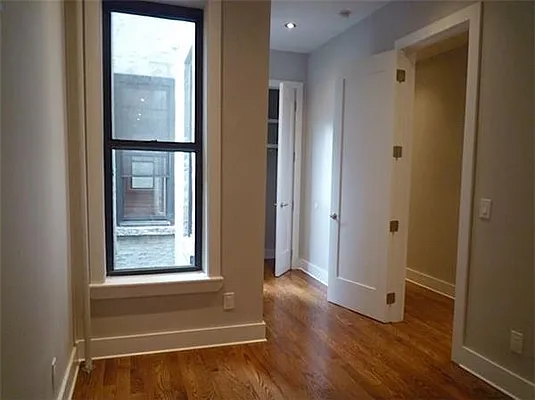 Rented by R New York | media 42