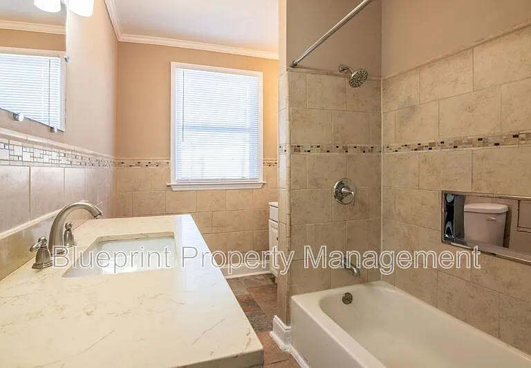 644 Alabama Ave SW — Photo 9