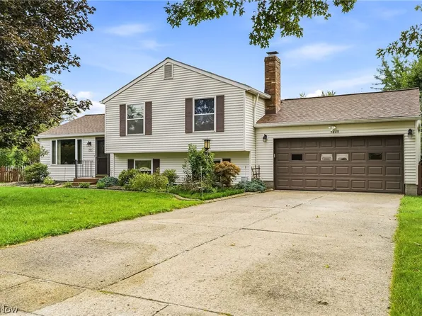 5489 Young Rd, Stow, OH 44224