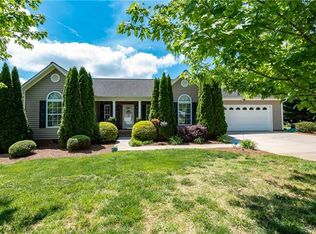 1571 Parkway Dr, Newton, NC 28658