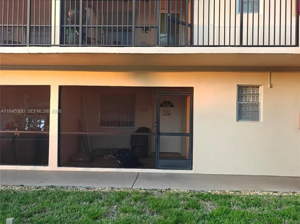 421 NE 1st St, Hallandale, FL