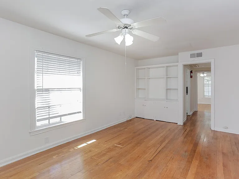 1828 W Main St #4 — Photo 10