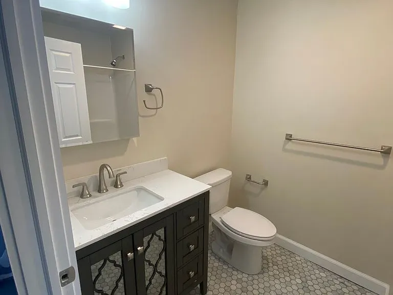 150 Stamford Ave — Photo 21
